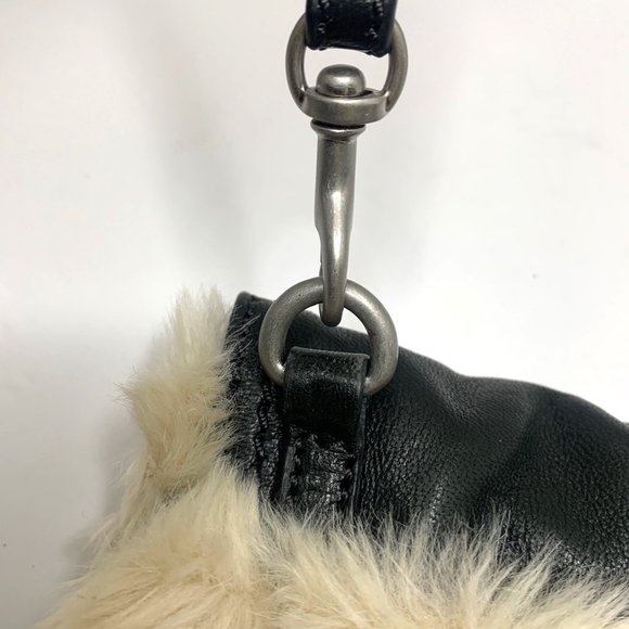 RARE JUICY COUTURE Cream Fur & Black Leather Wristlet Clutch - Picture 5 of 12